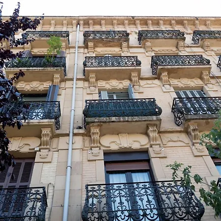 La Plaza Apartment
